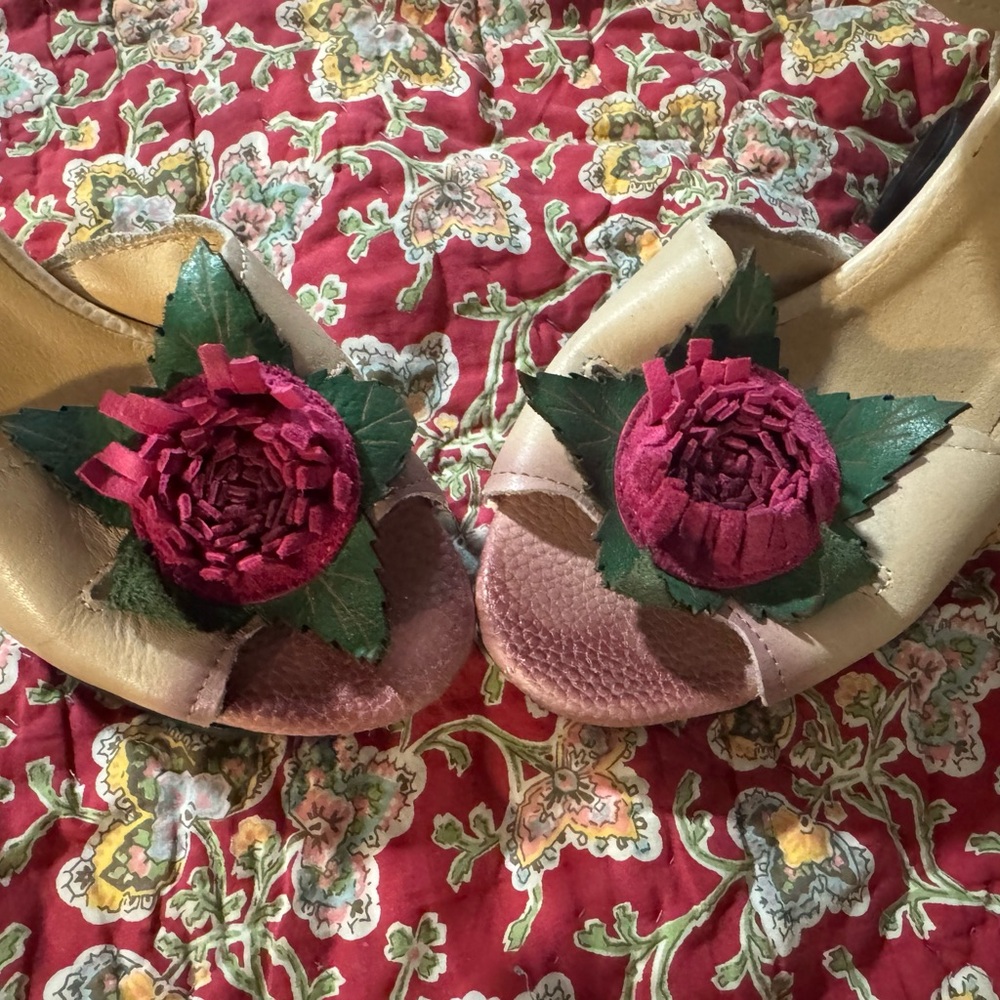 Floral Embellished Women's Shoes - Cream and Pink
